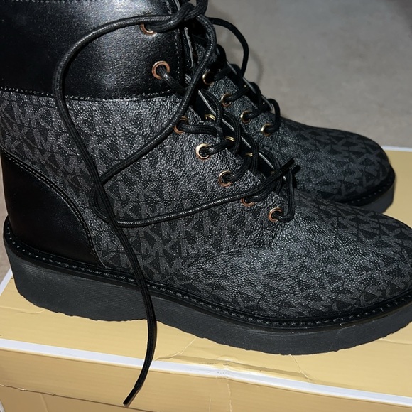 Michael kors Women's Aniya Side-Zip Ankle Combat Booties - Picture 5 of 8